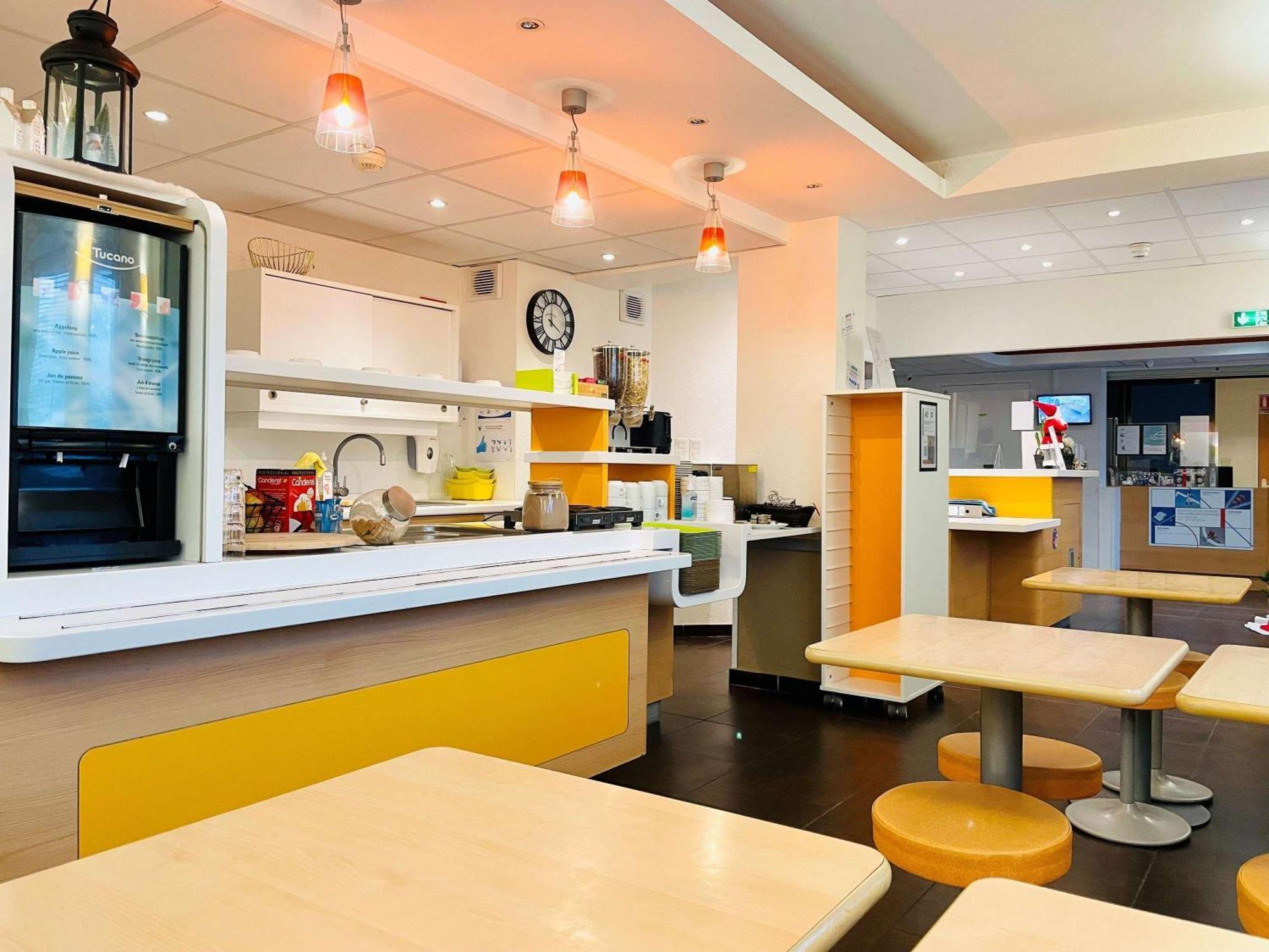 Ibis Budget Roye Roye  Bagian luar foto